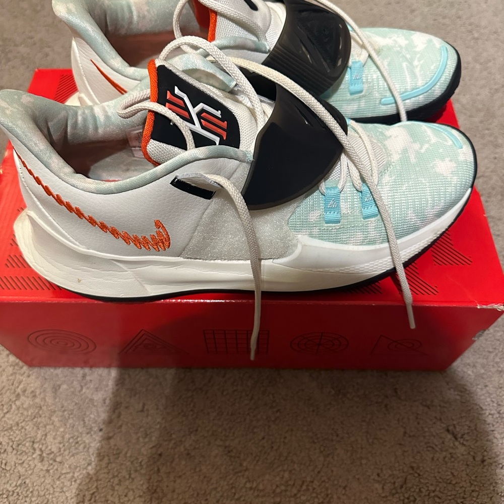 Kyrie Low 3 (11)